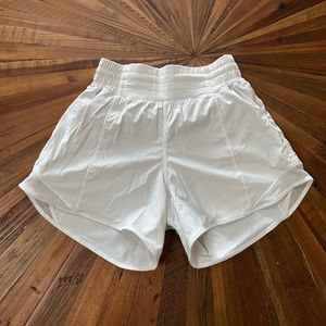 Lululemon Hotty Hot High-Rise 4” White Shorts Size 2